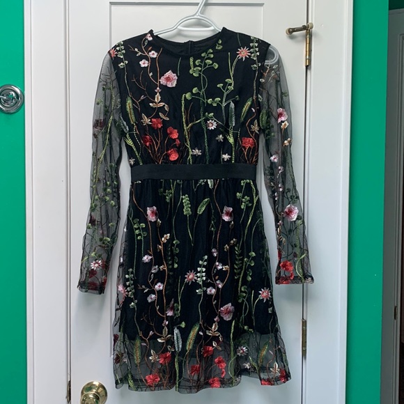 Botanical Floral Embroidery Black Dress - Picture 3 of 5
